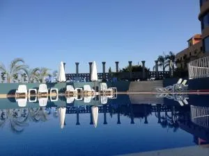 L'Hotel De Mon Pere - Ḩālāt