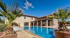Villa Delphin 375 Fantastic villa with amazing outside space and 13x5m private pool, Aphrodite Hills