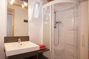 Campings Chalet 3 chambres camping Les Cruses : photos des chambres