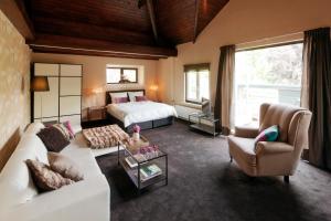 Superior Deluxe Double Room  room in Aubergine Logeren & Dineren