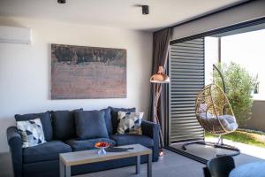 GREY NEST by DuHomes