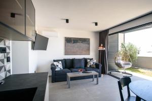 GREY NEST by DuHomes