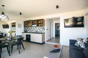 GREY NEST by DuHomes