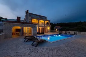 Holiday House Nova - Potirna