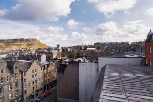 80 High St, The Royal Mile, Edinburgh EH1 1TH, Scotland.