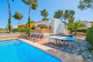 Villa Rosa Blanca by Villa Plus