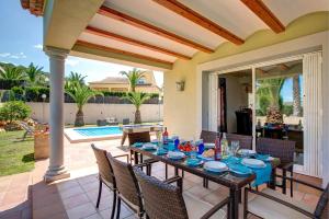 Villa Fresno by Villa Plus