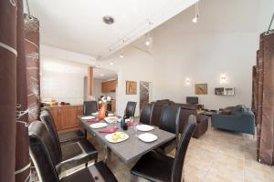 Villa Fresno by Villa Plus