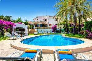 Villa Cau by Villa Plus