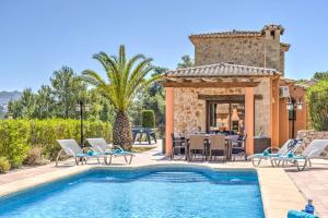 Villa Cambra by Villa Plus