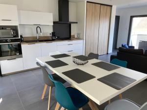 Appartement avec terrasse et parking privé logement C