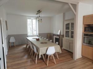 Maisons de vacances Gite Argenton-sur-Creuse, 7 pieces, 15 personnes - FR-1-591-356 : photos des chambres