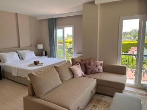 B. Equine Range Hotel