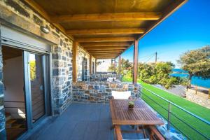 TerraZeus - Stone House Beachfront 1