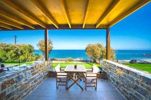 TerraZeus - Stone House Beachfront 2