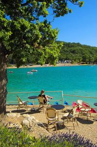 Camping 3etoiles Lac DE STE CROIX GORGES DU VERDON MOUSTIERS STE MARIE ACTVITES NAUTIQUES RANDONNEES