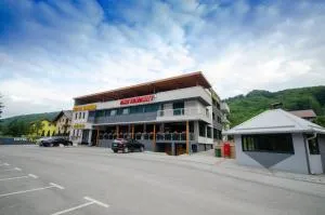 Hotel Kavalir - 弗拉西克