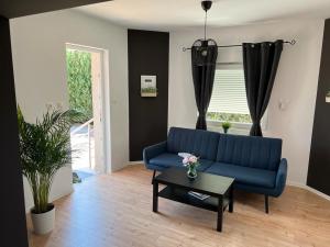 4 STARS ROOMS Near Airport 