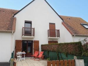 Maisons de vacances Charming maisonette in duplex, 400 m from the beach : photos des chambres