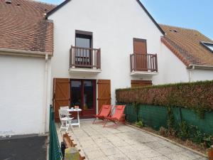 Maisons de vacances Charming maisonette in duplex, 400 m from the beach : photos des chambres