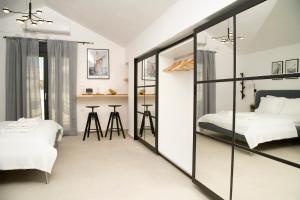 St. Nicolas Soho Apartments