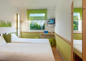 Hotels ibis Budget Arles Palais Des Congres : photos des chambres