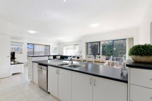 Avalon Beach Escape ~ Family Favourite with Wifi