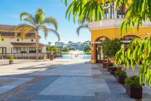 2 Bedroom Apartment RO822LT