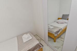 Two-Bedroom Apartment with Living Room room in Apartment Borna