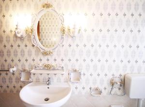 Villa Claudio by RENTHOUSESALENTO