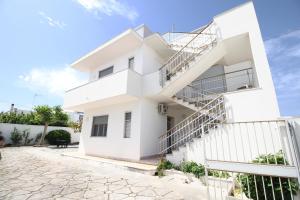 Villa Claudio by RENTHOUSESALENTO