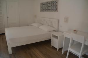 Porto Pino Club