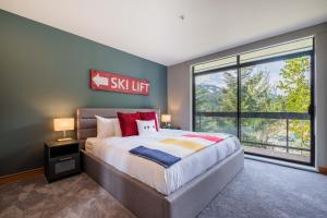 Free Parking | Blueberry Hill | Apple TV | Wifi