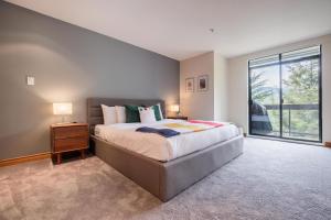 Free Parking | Blueberry Hill | Apple TV | Wifi