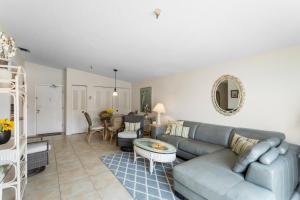 Beach View - Balcony - 2 Queen - Surf Song #350