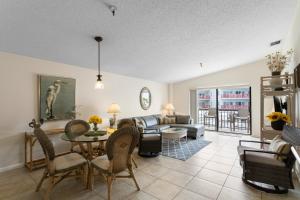 Beach View - Balcony - 2 Queen - Surf Song #350