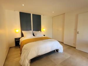 LODGES EN PIERRES DOREES