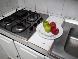 Comodo chalet, en una muy buena ubicación y rodeado de jardines