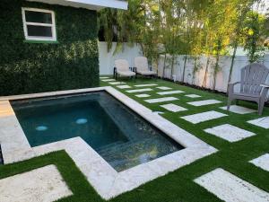 Barefoot Dreams - 201 - 76th E