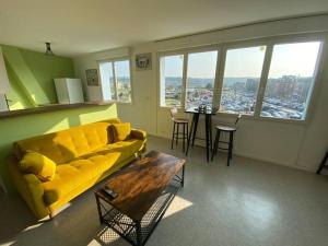 Appartements Superbe appartement avec vue panoramique sur Mers : photos des chambres