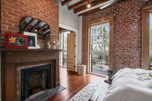 Historic Garden District 5BR with Parking and Balcony