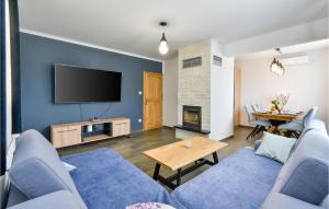 5 Bedroom Cozy Home In Desni Stefanki 