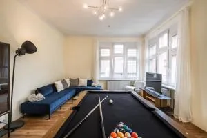 living TIMELESS- Luxuriöse 140qm Wohnung in der Nähe des Europa-Parks mit 3 Schlafzimmer, Billard und Parkplatz - Schmieheim