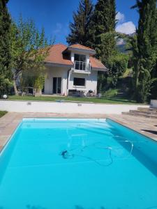 Villas Beautiful property in front of Annecy Lake : photos des chambres