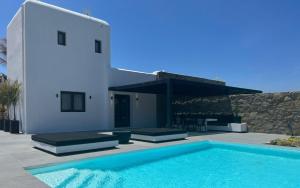 BLACK AND WHITE VILLAS FTELIA - MYKONOS