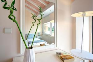 Seaview Villa & Suites