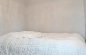 2 Bedroom Stunning Home In Rockneby