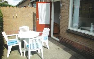 Lovely Home In Egmond Aan Zee With Wifi