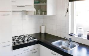 Lovely Home In Egmond Aan Zee With Wifi