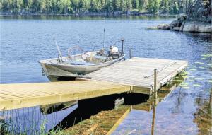 Gorgeous Home In Årjäng With Wifi